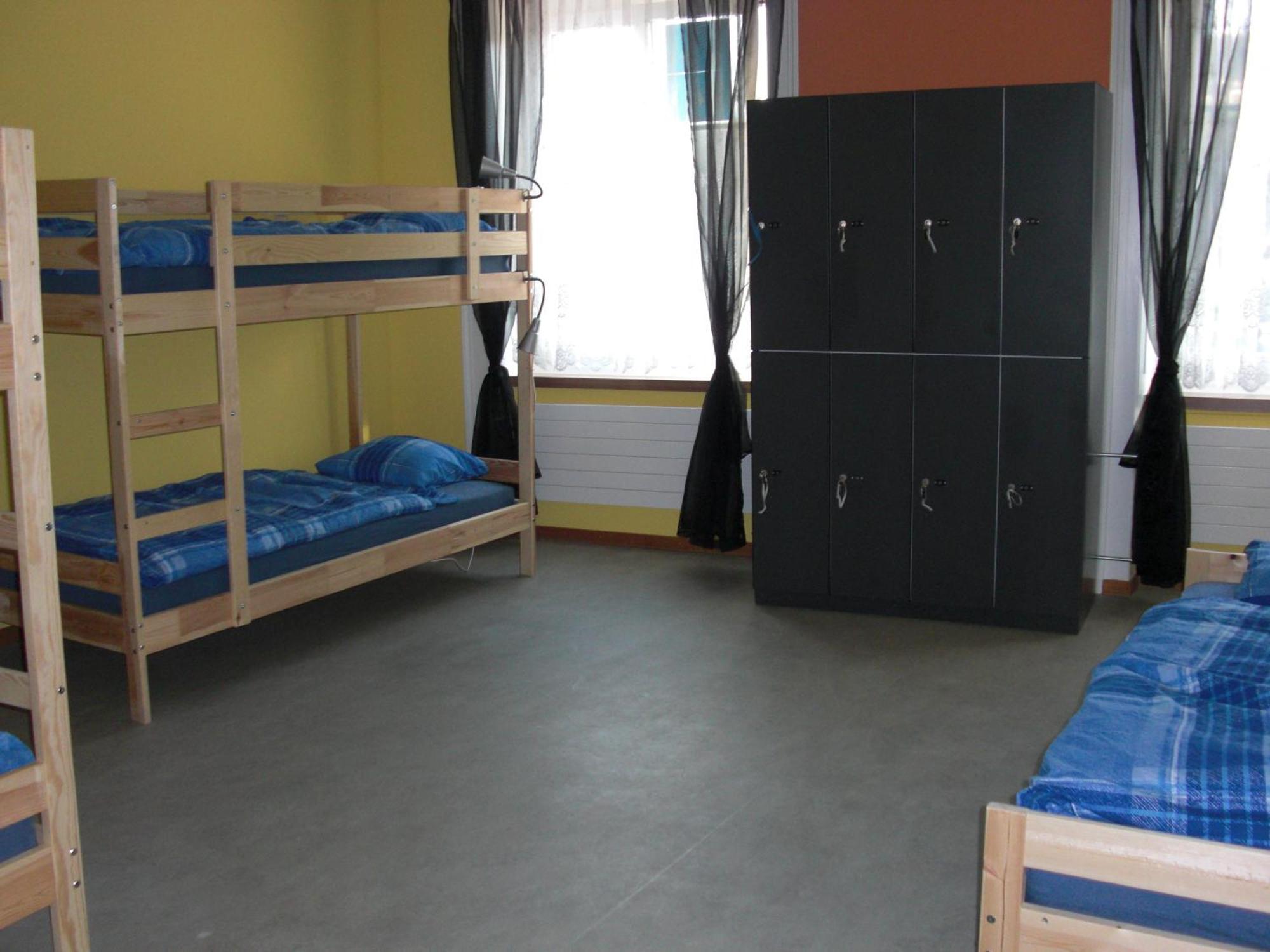 Back-Packer Federnhut Hostel Шафхаузен Екстериор снимка
